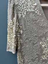 Load image into Gallery viewer, Taupe/Cream Sequin Top